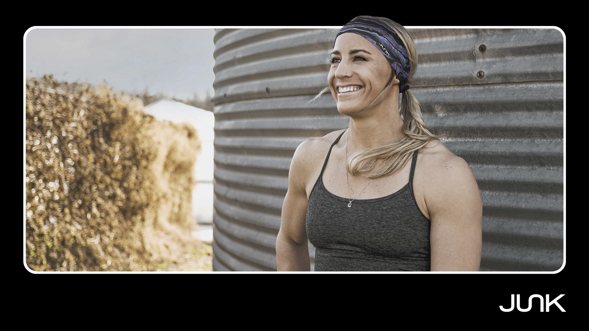 How to Wear a Headband With Long Hair