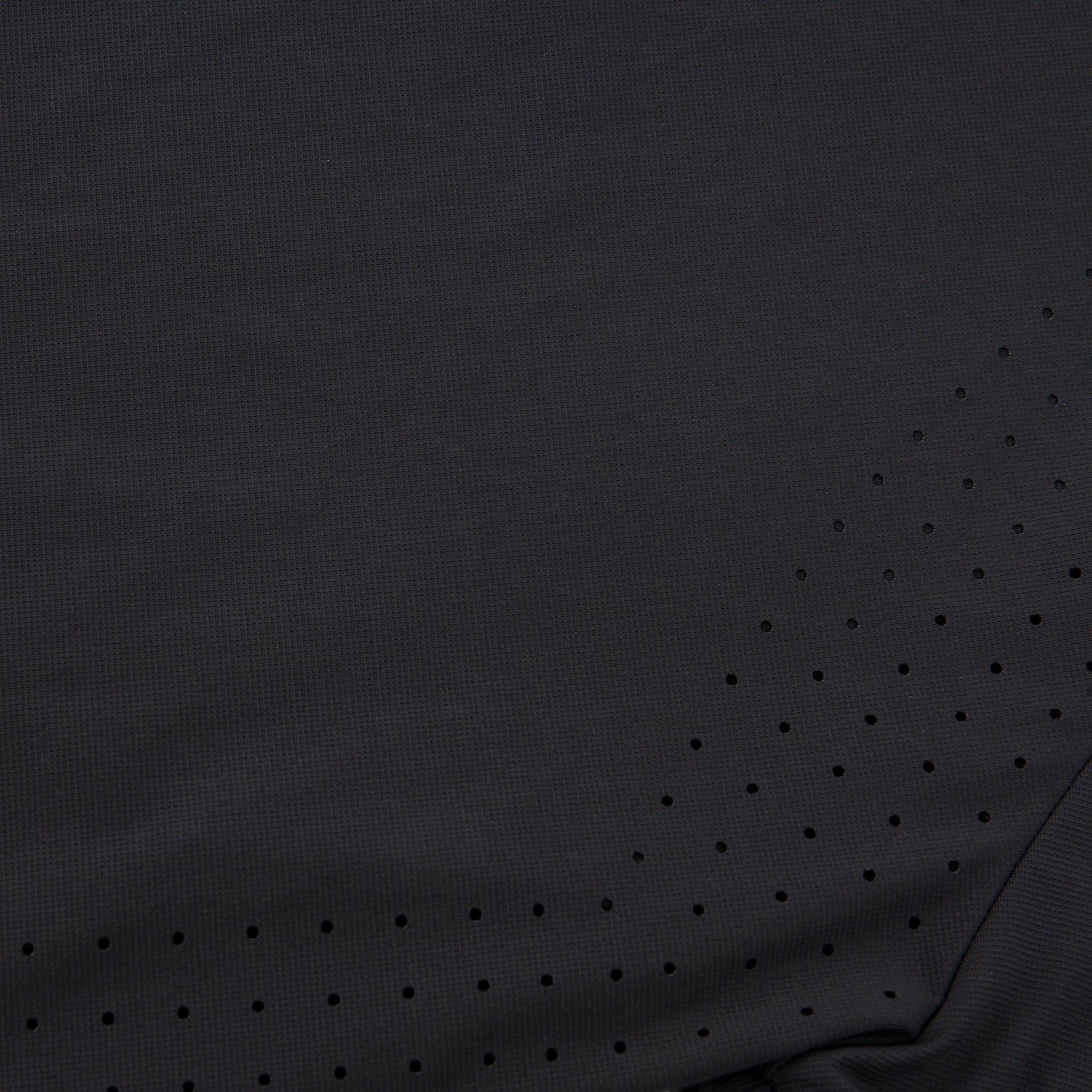 Men's Breakthrough Training Tee: Obsidian - View 6
